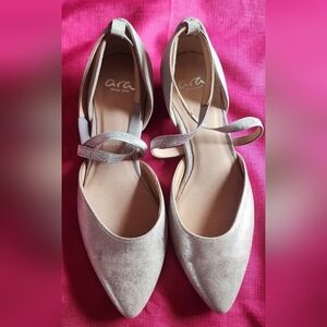 ARA Women's Poppy Pump Size 4.5